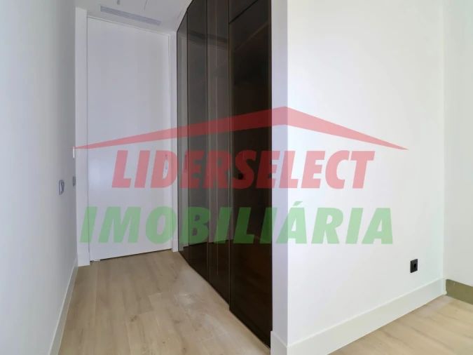 Apartamento T2 para Venda em Lourinhã e Atalaia Foto 18