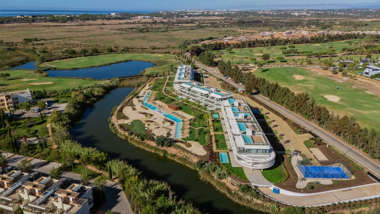 Apartamento T3 para para venda em Quarteira Foto 1