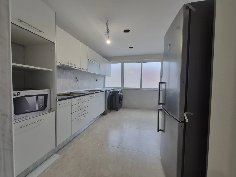Apartamento T2 para Venda em Carregado e Cadafais Foto 31