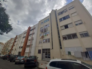 Apartamento T2 para Venda em Carregado e Cadafais
