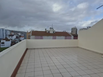 Apartamento T2 para Venda em Carregado e Cadafais