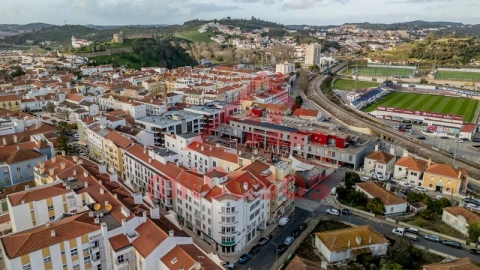 Apartamento T1 para Arrendamento em Santa Maria, São Pedro e Matacães