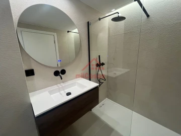 Apartamento T1 para Arrendamento em Santa Maria, São Pedro e Matacães
