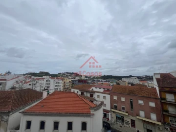 Apartamento T1 para Arrendamento em Santa Maria, São Pedro e Matacães