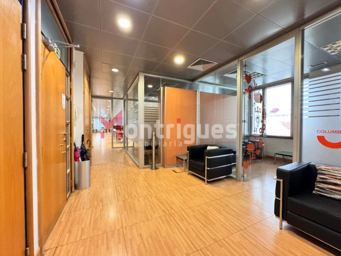 Escritório para Arrendamento em Alvalade Foto 4