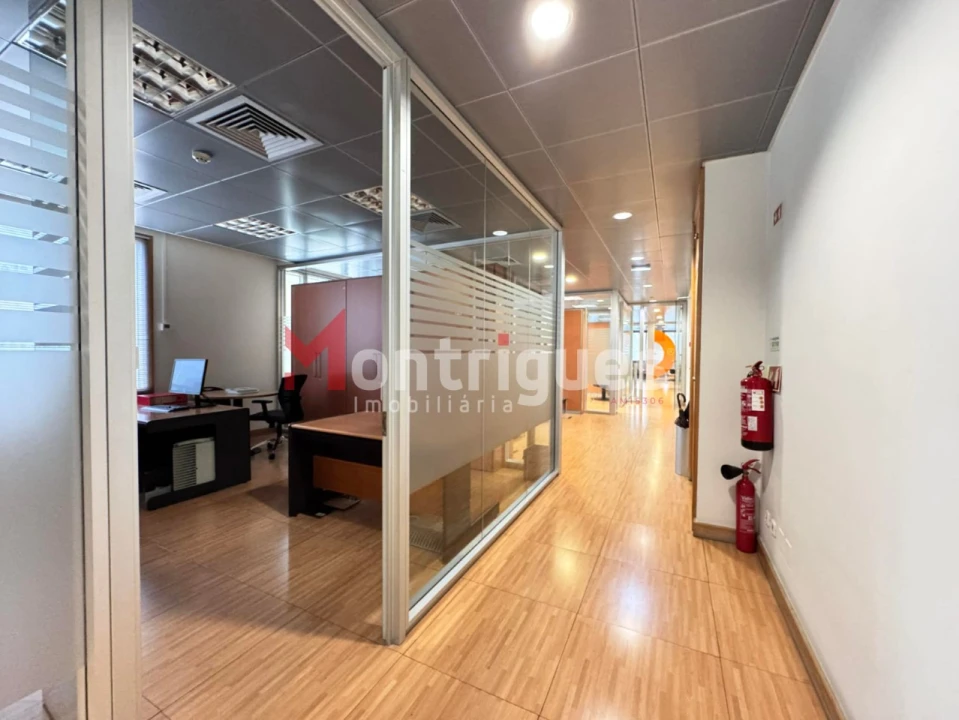 Escritório para Arrendamento em Alvalade Foto 7