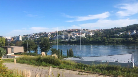 Terreno para Venda em Oliveira do Douro