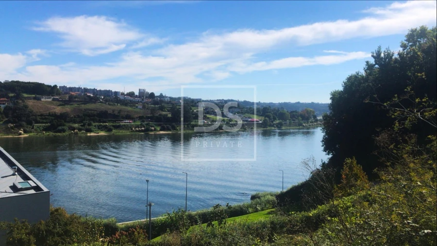 Terreno para Venda em Oliveira do Douro Foto 13