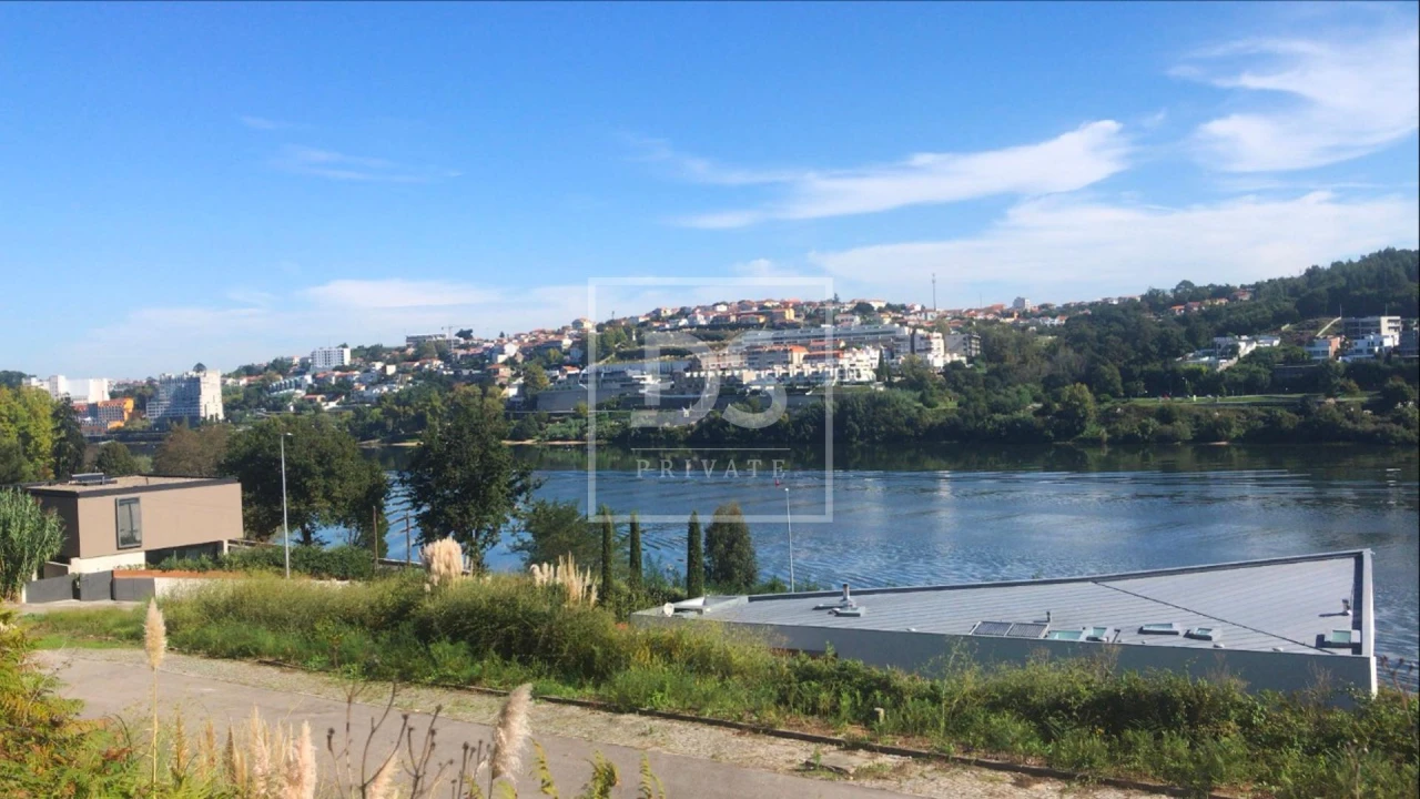 Terreno para Venda em Oliveira do Douro Foto 6