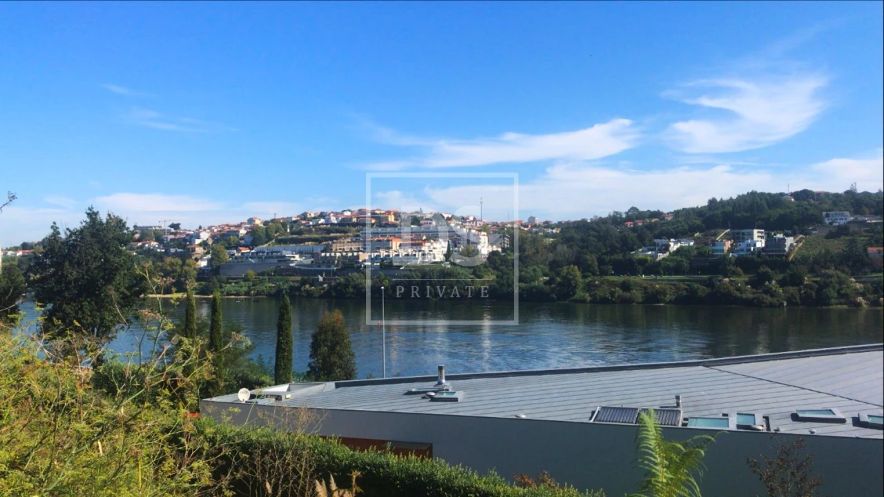 Terreno para Venda em Oliveira do Douro Foto 4