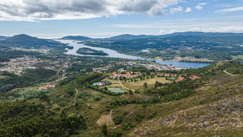 Terreno para Venda em Vila Nova de Cerveira e Lovelhe