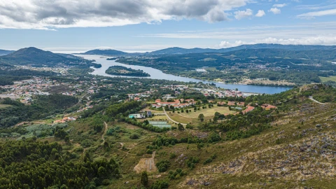 Terreno para Venda em Vila Nova de Cerveira e Lovelhe