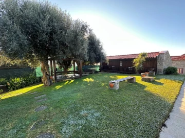Quinta T9 para Venda em Sequeade e Bastuço (São João e Santo Estêvão)