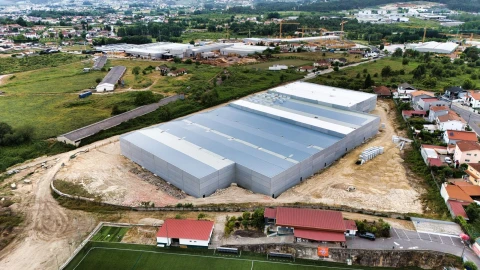 Armazém para Venda em Briteiros Santo Estêvão e Donim