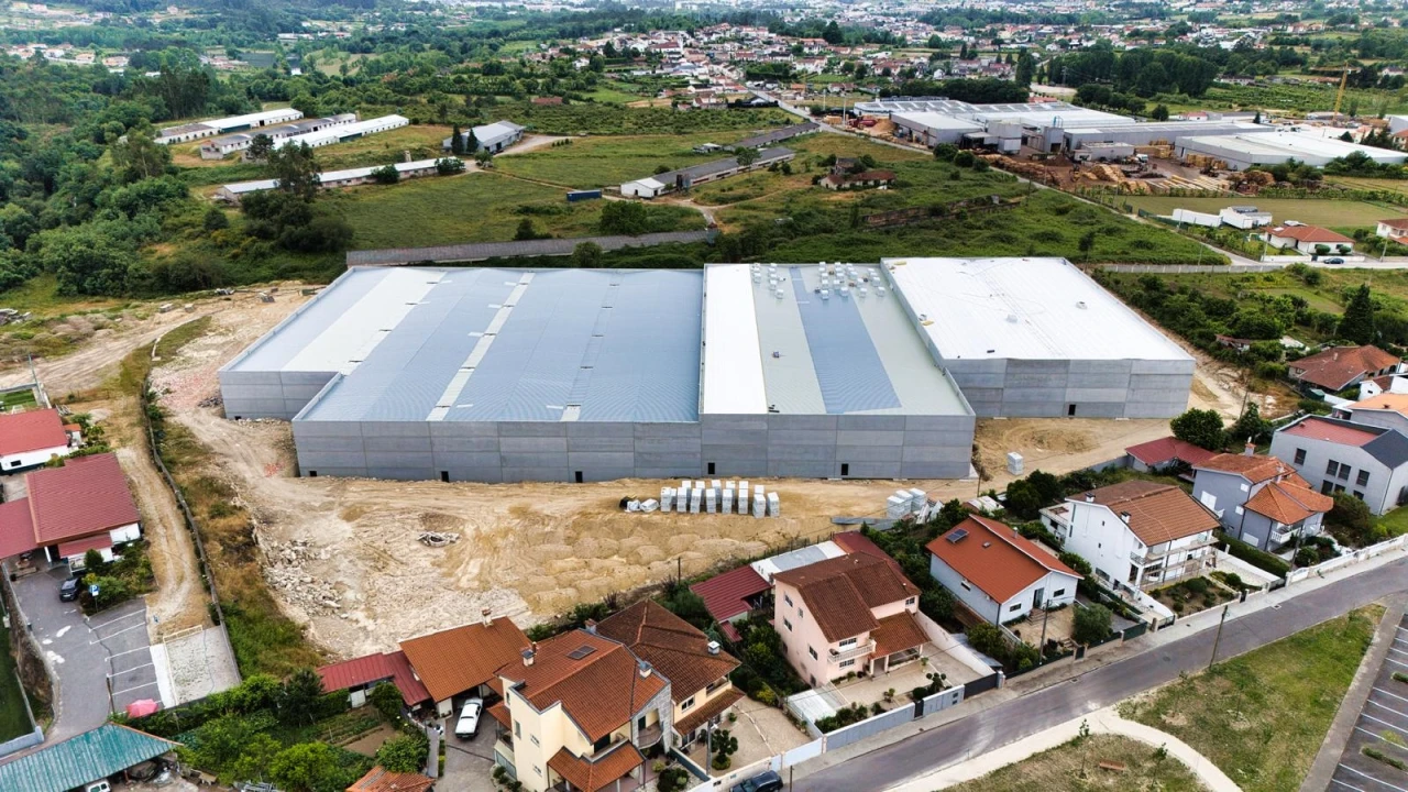 Armazém para Venda em Briteiros Santo Estêvão e Donim Foto 19