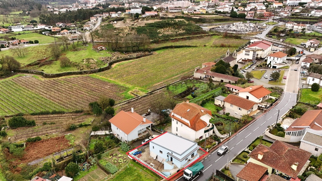 Moradia T3 para Venda em Oliveira (Santa Maria) Foto 33