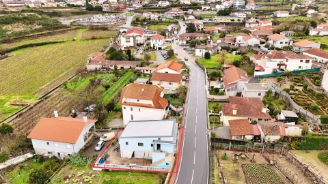 Moradia T3 para Venda em Oliveira (Santa Maria)