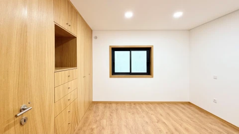 Moradia T3 para Venda em Oliveira (Santa Maria)