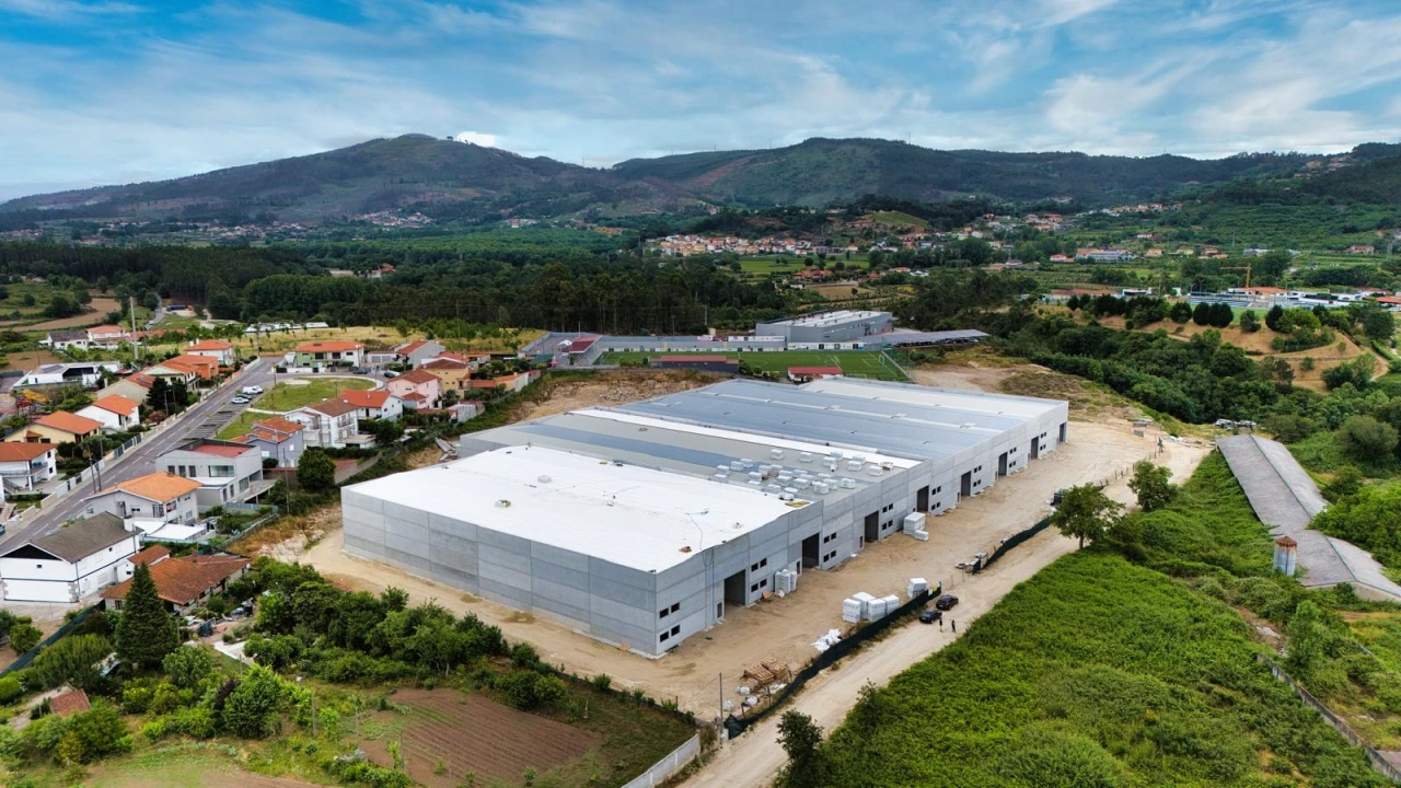 Armazém para Venda em Briteiros Santo Estêvão e Donim Foto 18