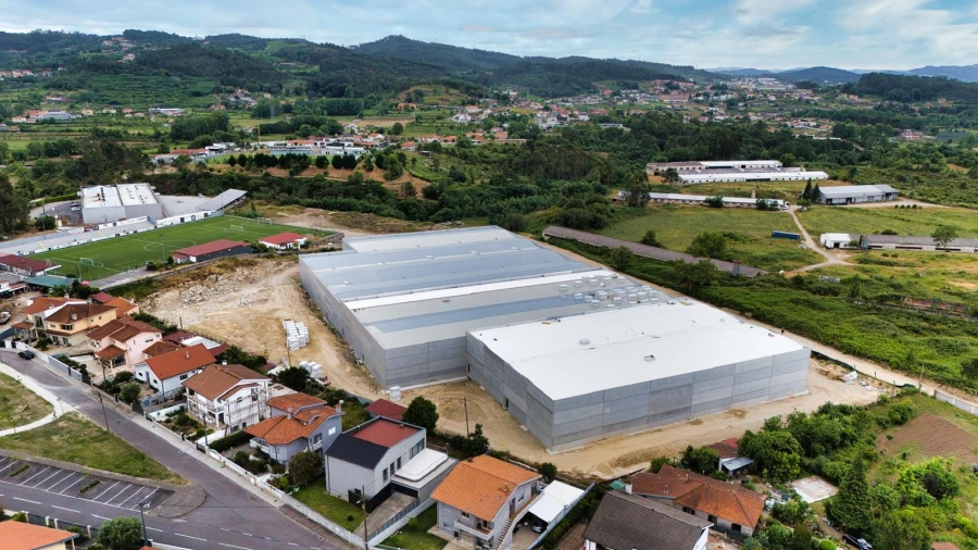 Armazém para Venda em Briteiros Santo Estêvão e Donim