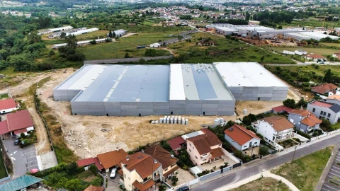 Armazém para Arrendamento em Briteiros Santo Estêvão e Donim