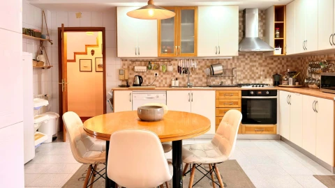 Apartamento T4 para Venda em Ferreiros e Gondizalves