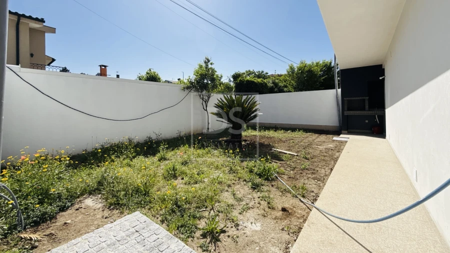 Moradia T4 para Venda em Palmeira Foto 12