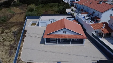 Moradia T4 para Venda em Atouguia da Baleia