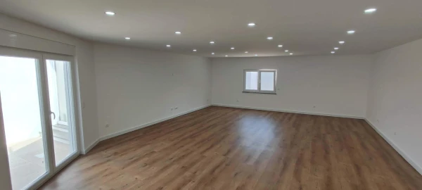 Moradia T4 para Venda em Atouguia da Baleia