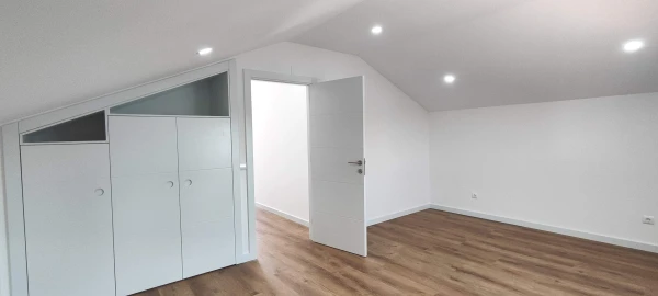Moradia T4 para Venda em Atouguia da Baleia