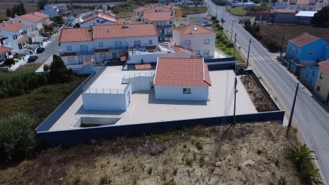 Moradia T4 para Venda em Atouguia da Baleia