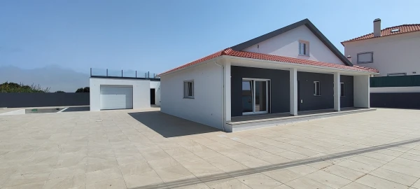 Moradia T4 para Venda em Atouguia da Baleia