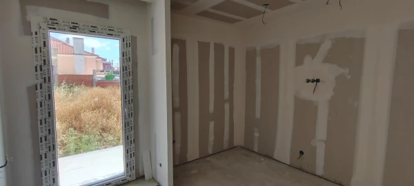 Moradia T5 para Venda em Pontinha e Famões