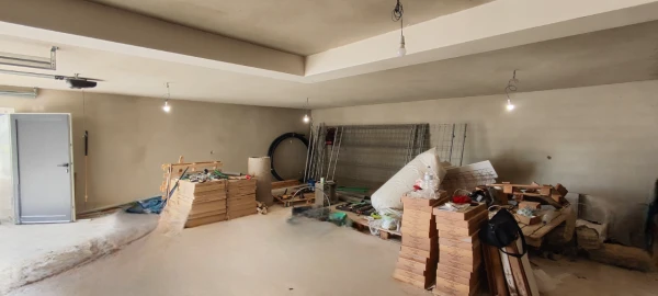 Moradia T5 para Venda em Pontinha e Famões