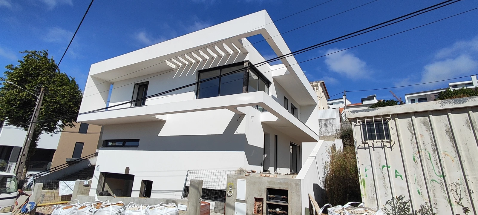 Moradia T5 para Venda em Pontinha e Famões Foto 31