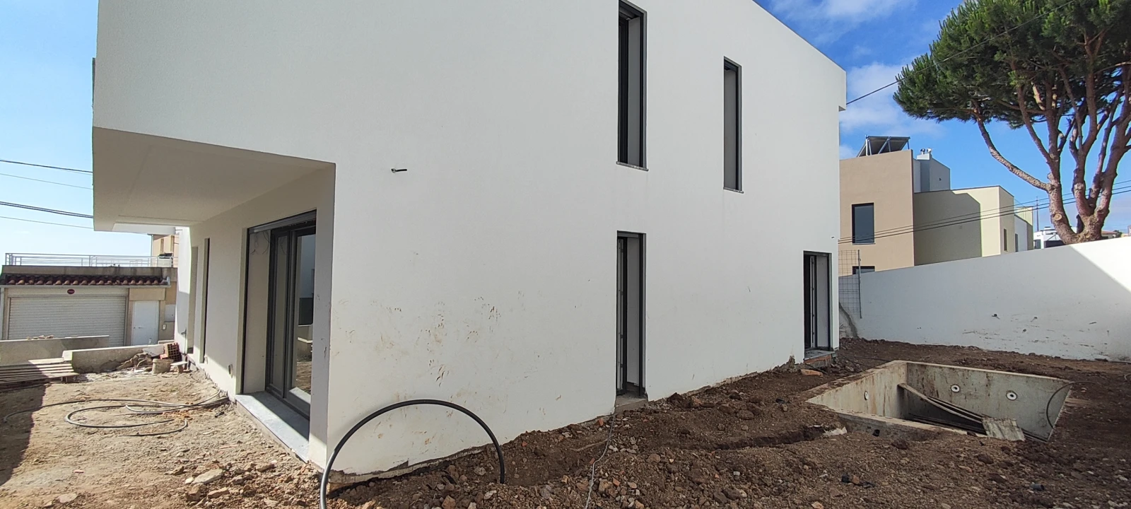 Moradia T5 para Venda em Pontinha e Famões Foto 33