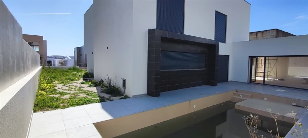 Moradia T5 para Venda em Ponte do Rol