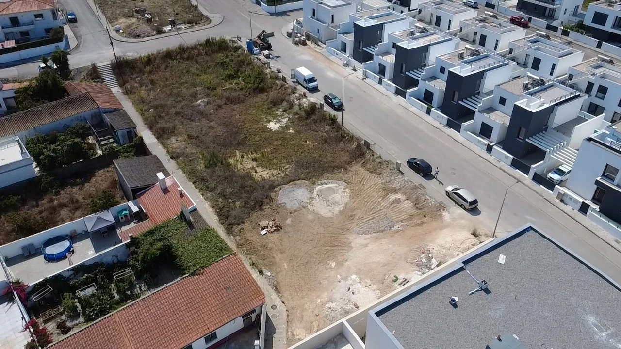 Terreno para Venda em Atouguia da Baleia Foto 6