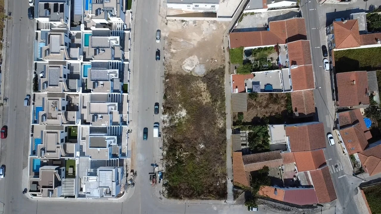 Terreno para Venda em Atouguia da Baleia Foto 1
