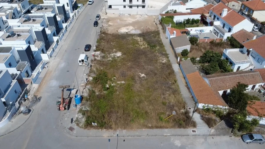 Terreno para Venda em Atouguia da Baleia Foto 2