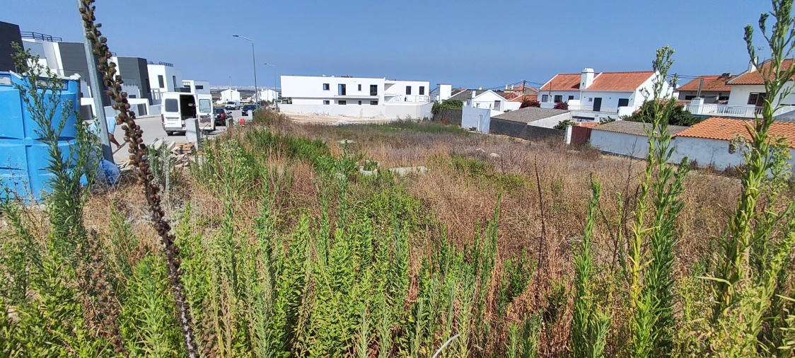 Terreno para Venda em Atouguia da Baleia Foto 11