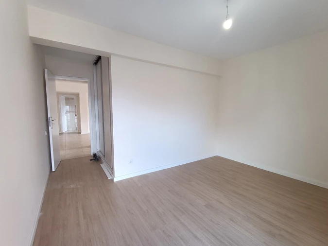 Apartamento T2 para Venda em Algueirão-Mem Martins Foto 7