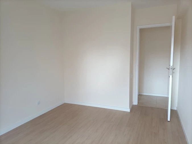Apartamento T2 para Venda em Algueirão-Mem Martins Foto 5
