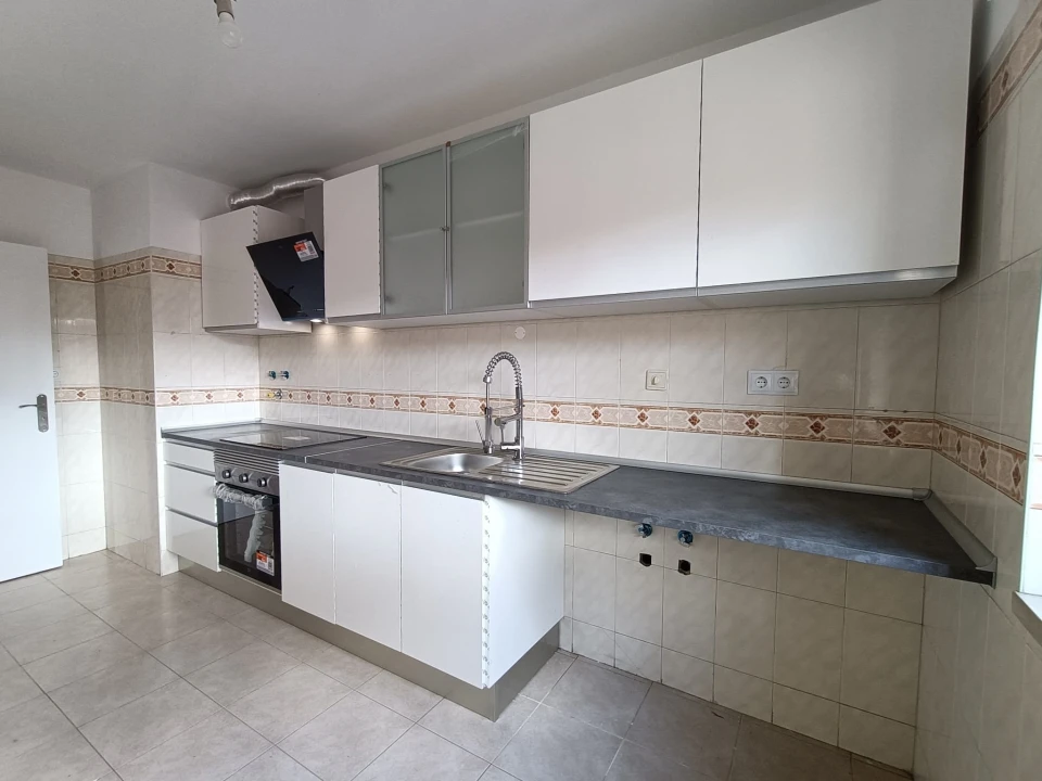 Apartamento T2 para Venda em Algueirão-Mem Martins Foto 1