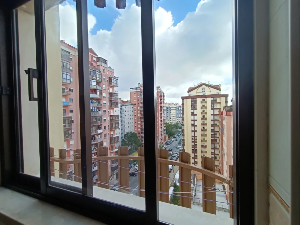 Apartamento T2 para Venda em Algueirão-Mem Martins Foto 12