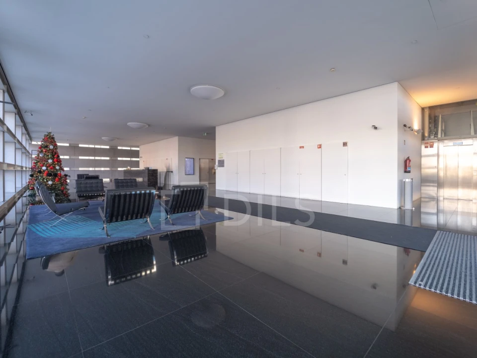 Escritório para Arrendamento em Lordelo do Ouro e Massarelos Foto 16