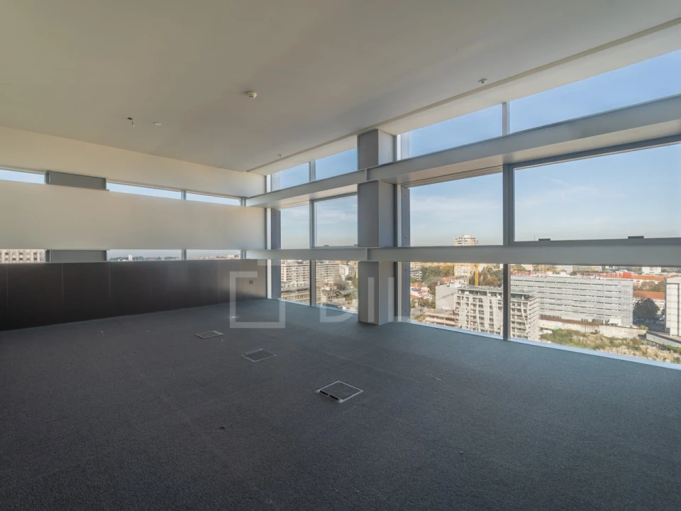 Escritório para Arrendamento em Lordelo do Ouro e Massarelos Foto 2