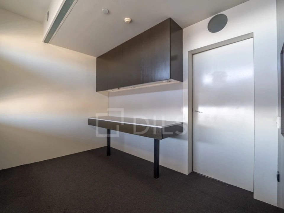 Escritório para Arrendamento em Lordelo do Ouro e Massarelos Foto 12