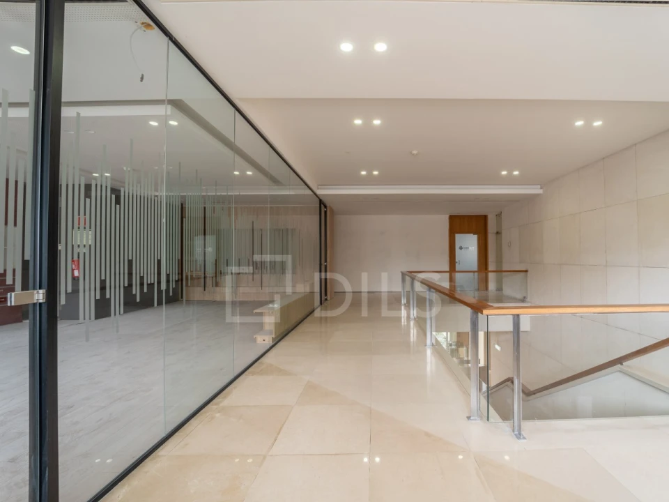 Escritório para Arrendamento em Aldoar, Foz do Douro e Nevogilde Foto 17