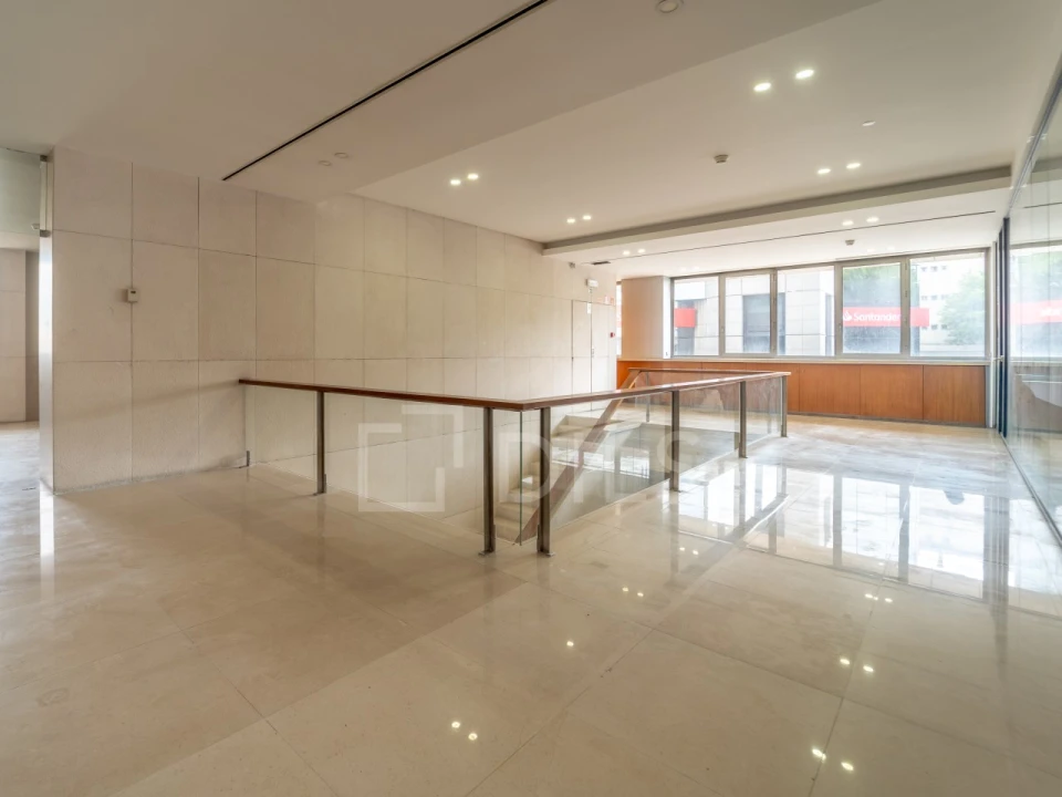 Escritório para Arrendamento em Aldoar, Foz do Douro e Nevogilde Foto 18